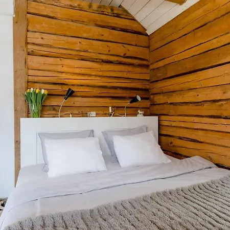 펜션 Romantic With Sauna